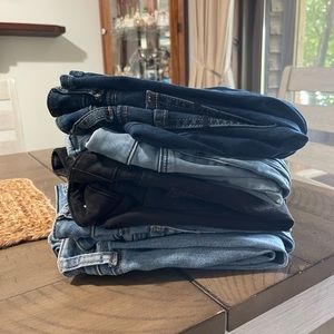 BUNDLE 5 PAIRS OF AMERICAN EAGLE JEANS